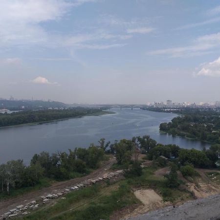 Новая Эко-Квартира У Метро Славутич Apartment Kiev Exterior foto