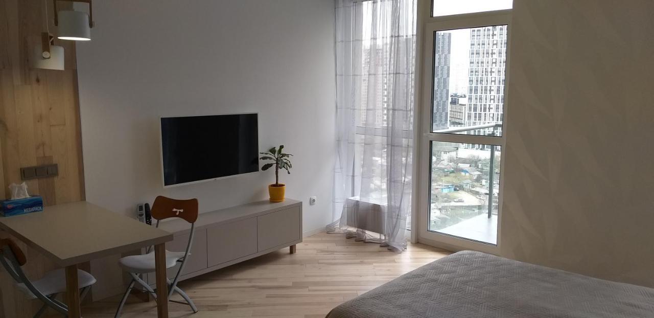 Новая Эко-Квартира У Метро Славутич Apartment Kiev Exterior foto