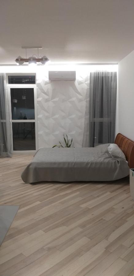 Новая Эко-Квартира У Метро Славутич Apartment Kiev Exterior foto