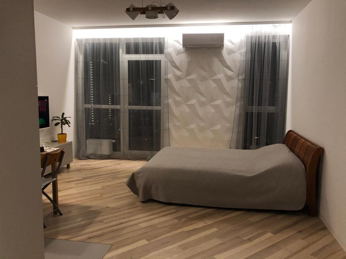 Новая Эко-Квартира У Метро Славутич Apartment Kiev Exterior foto